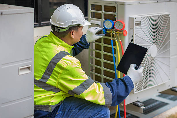 Professional Hvac technician working in Rosedale, NY